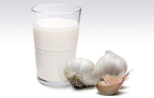 Leche y ajo para eliminar los parásitos.